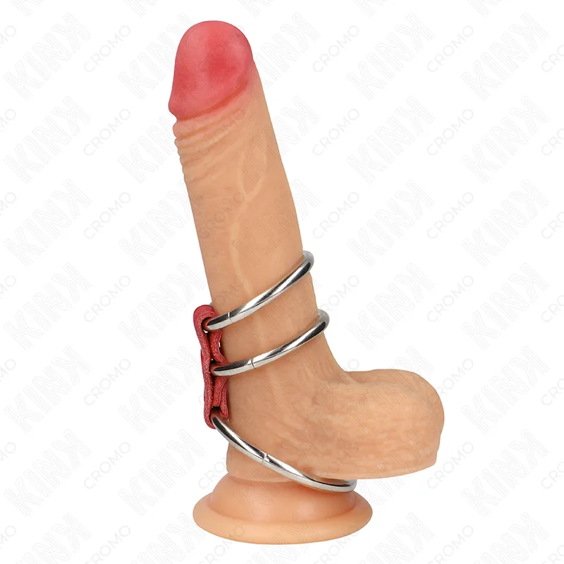 Kink - Set med tre metallpenisringar 3,7 cm till 5 cm förbundna med röd läderrem